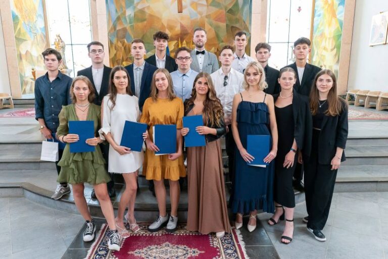 Išlydėti abiturientai