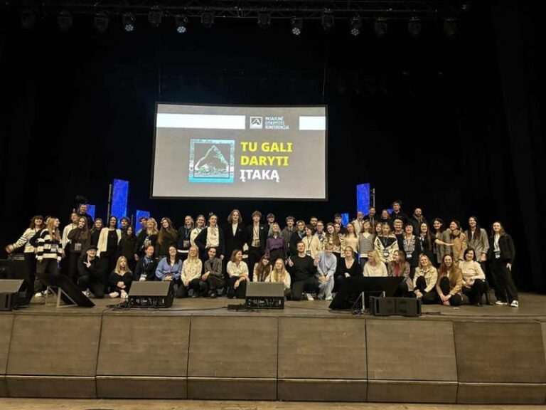 Savanoriavome konferencijoje