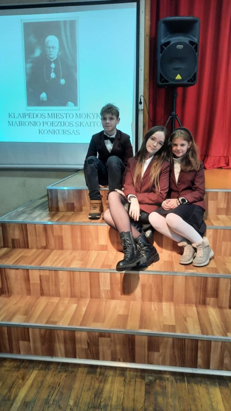 Skaitėme Maironio poeziją