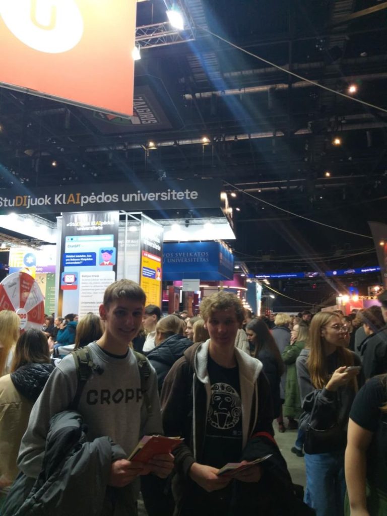 Domėjomės studijomis