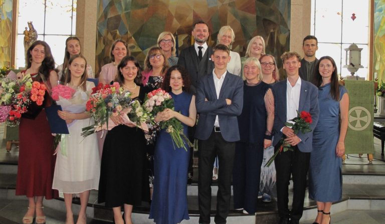 XII-osios laidos išleistuvių akimirkos