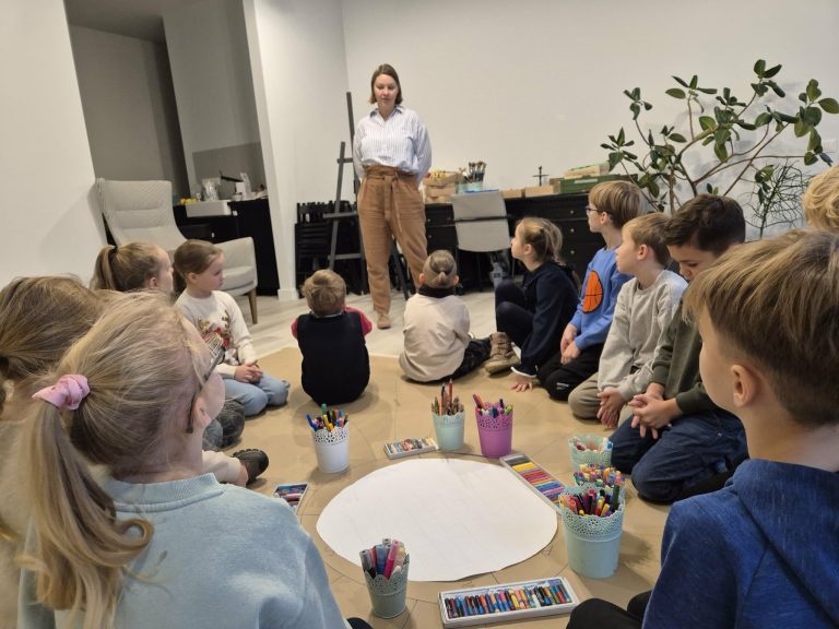 Pamoka dailės studijoje